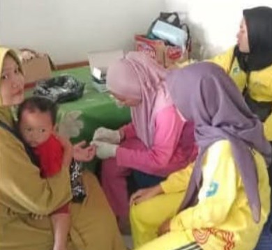 Gelar Layanan Kesehatan dan Posyandu di Desa Sinar Mulyo