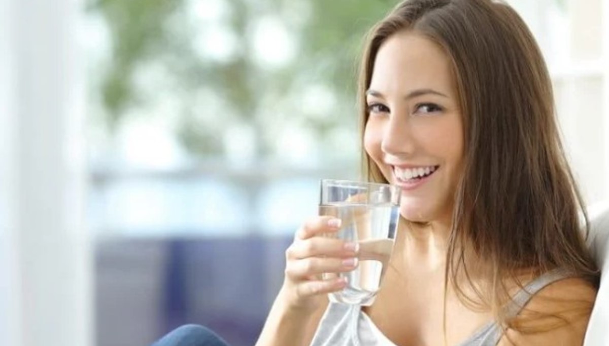 5 Waktu Terbaik Minum Air Putih untuk Kesehatan Tubuh Maksimal