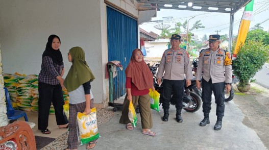 Polsek Buay Sandang Aji Kawal Distribusi Beras Murah Rp60 Ribu