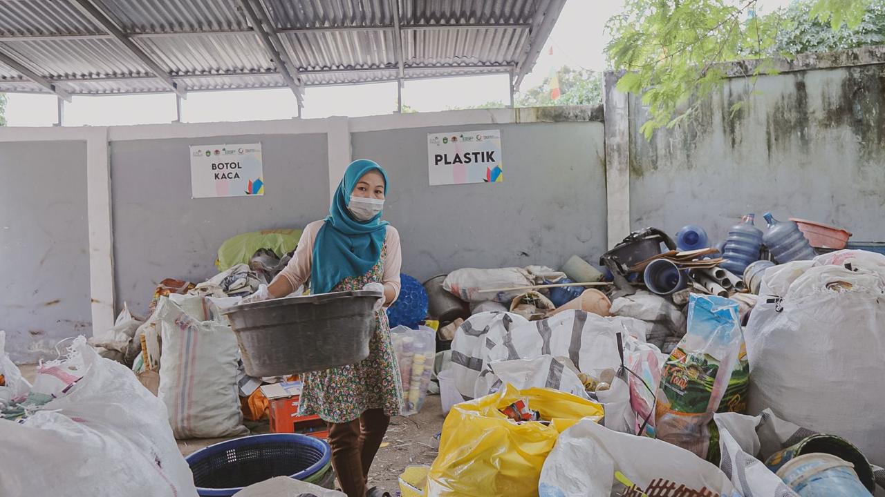 PLN UID S2JB Galang Aksi Lingkungan Lewat Program BOTTLE-UP, Sampah Disulap Jadi Harapan