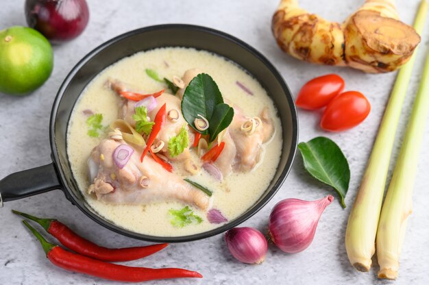 Hidangan Tradisional Indonesia Resep Opor Ayam Simpel dan Enak