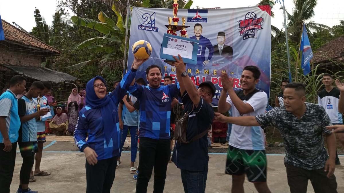 Ketua DPC Demokrat OKU Tutup Turnamen Bola Voli AHY Cup 