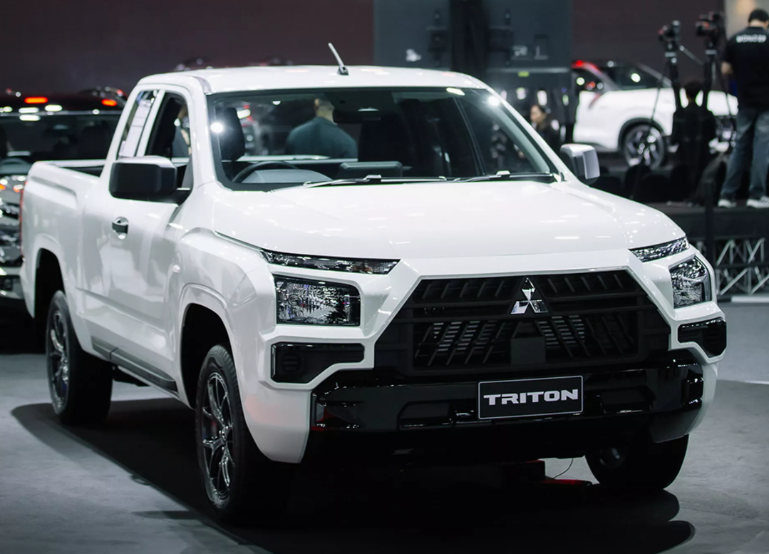 Harga 300 Jutaan, Tampang Robot! Ini Fakta Mitsubishi Triton Street 2026