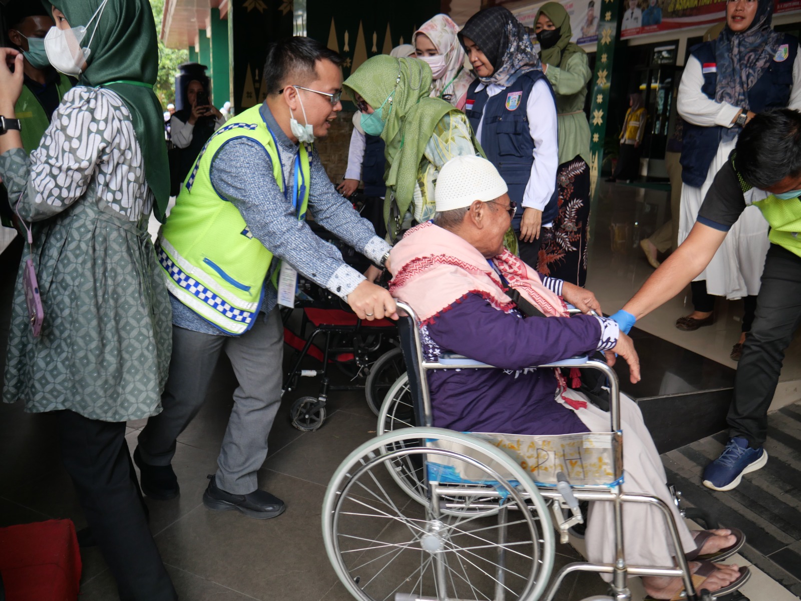 Ini Alasan Kloter 16 Debarkasi Palembang Raih Penghargaan Kloter Terbaik di Maktab 