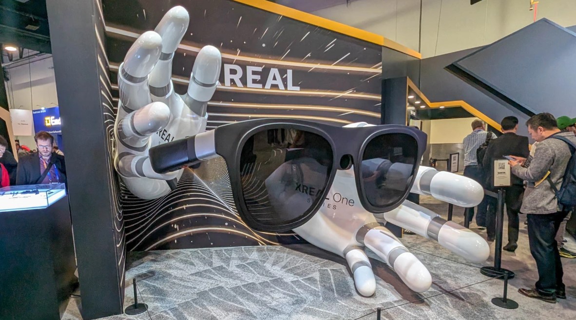 Xreal Perkenalkan Xreal One Pro di CES 2025: Kacamata Pintar Canggih yang Kece