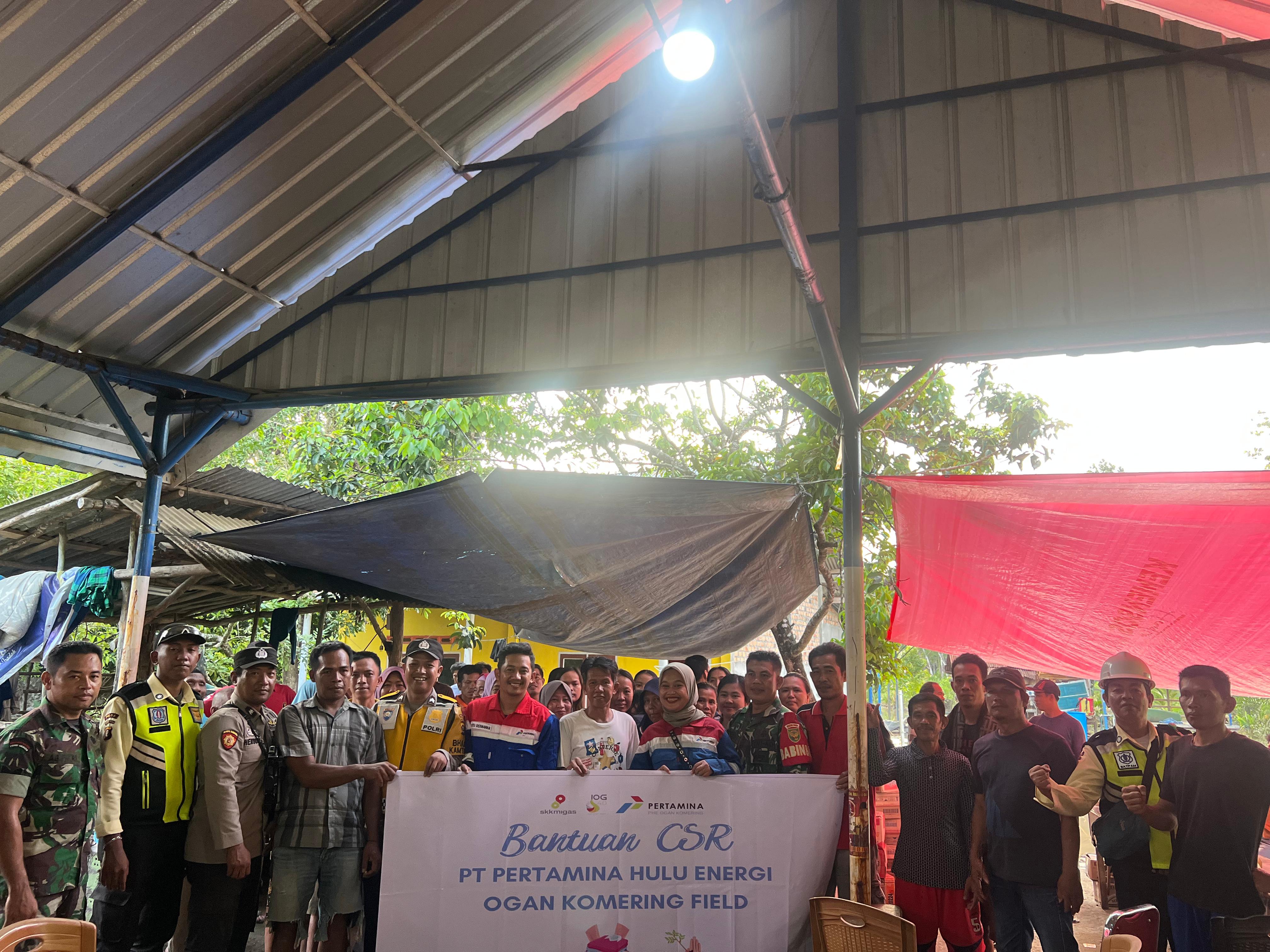 Peduli Sosial, PT PHE Ogan Komering Beri Paket Sembako kepada Korban Banjir 