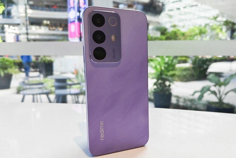 Baterai 7000mAh dan IP69 di HP 2 Jutaan Realme C85 Pro HP Paling Worth It Akhir Tahun?