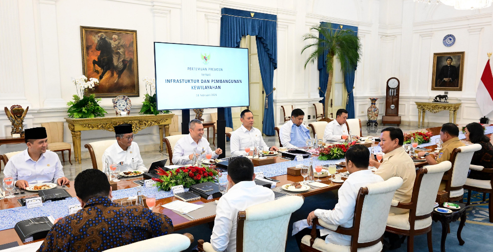 Menteri Nusron Hadiri Rapat Terbatas di Istana, Bahas Strategi Pengelolaan Pertanahan dan Tata Ruang