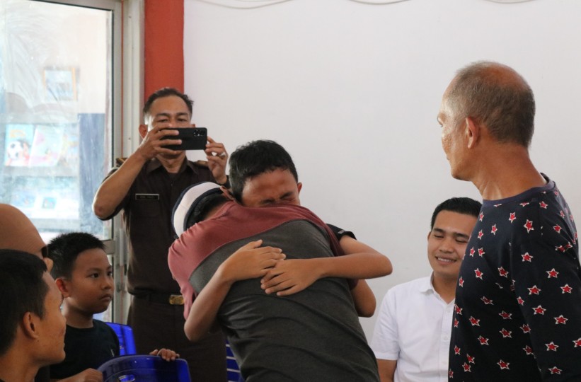 Tukang Ojek Bebas Jadi Tersangka Akibat Beli HP Tuk Belajar Anak