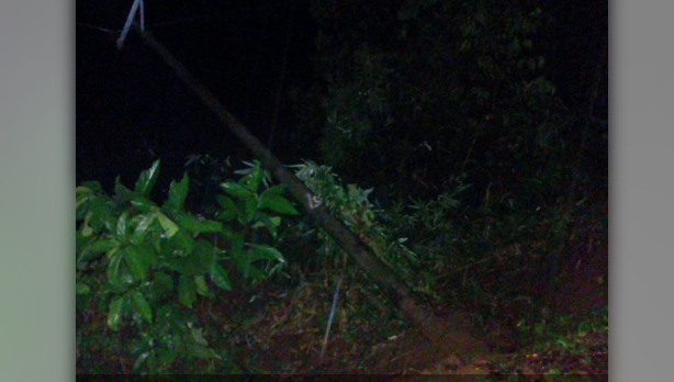 Tanah Longsor Robohkan Tiang Listrik di Ulu Ogan, PLN Baturaja Lakukan Perbaikan Intensif