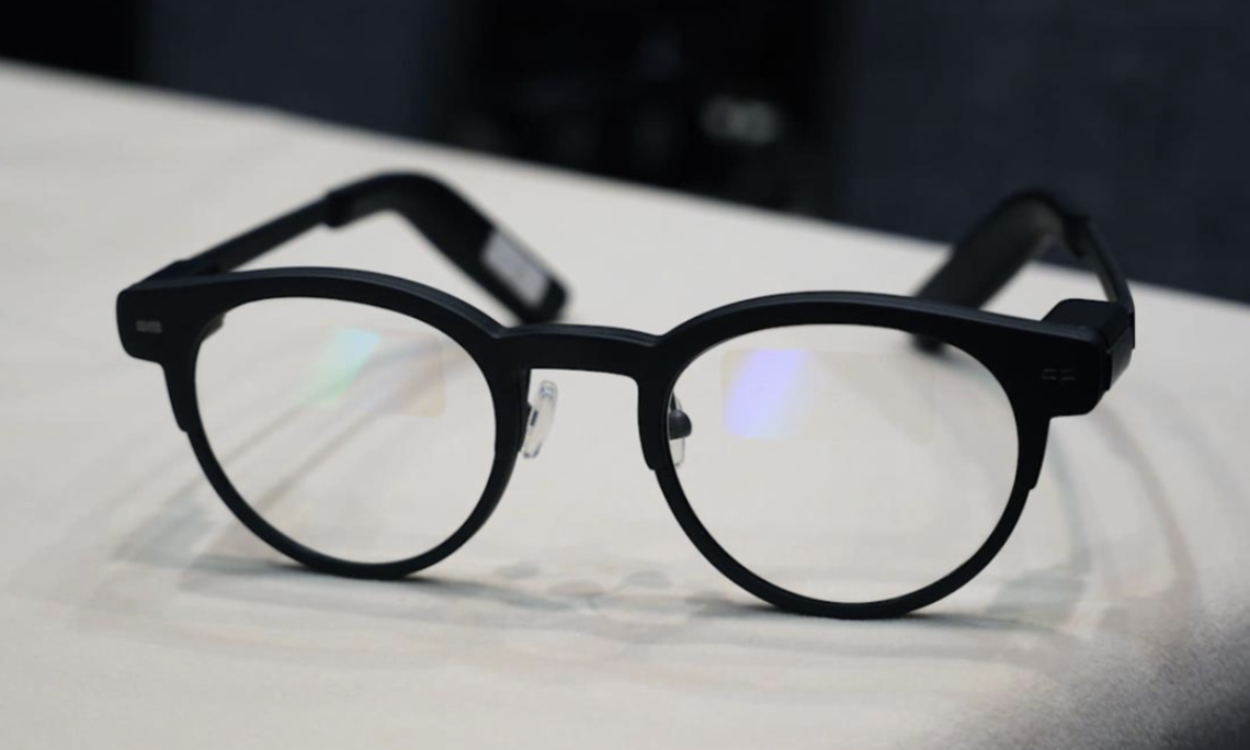 Tampil Seperti Kacamata Biasa, MemoMind One Bawa Fitur AI Canggih