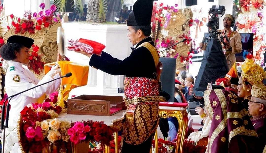 Siswi Papua Pegunungan Ini Sukses Pembawa Merah Putih di Peringatan Detik-Detik Proklamasi RI ke-78 di Istana 