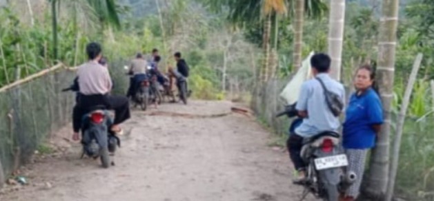 Demi Sinyal, Warga Galang Tinggi Rela Masuk Perkebunan