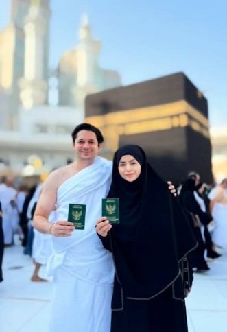 Andrew Andika Resmi Menikah dengan Violentina Kaif di Tanah Suci