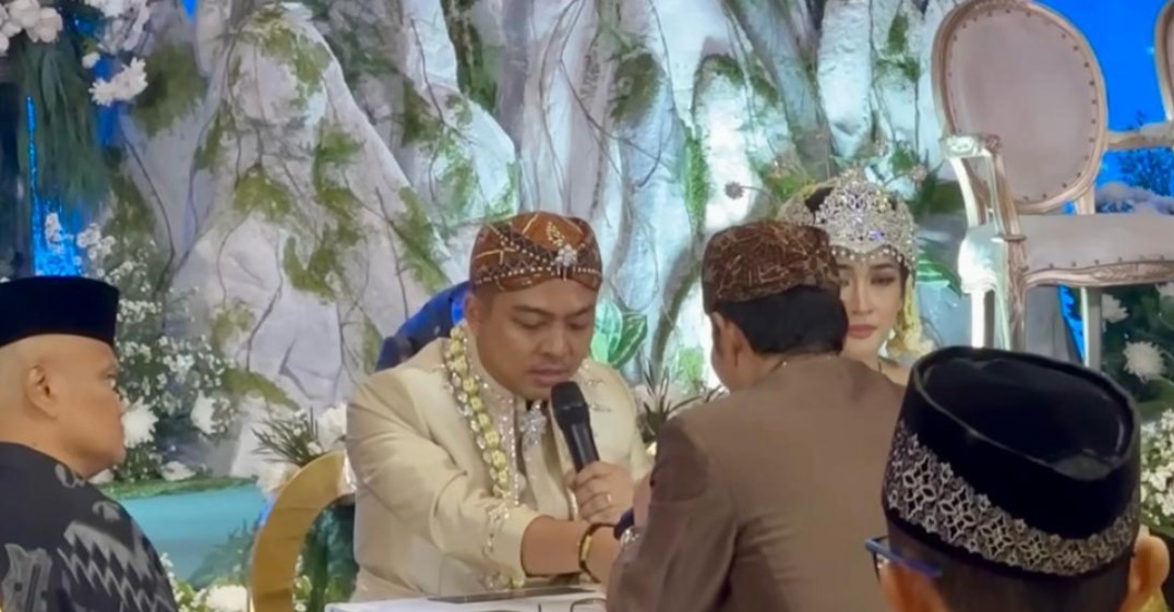 Ade Govinda Resmi Nikahi Indi Nadya Arisa dengan Maskawin Logam Mulia hingga Uang Riyal