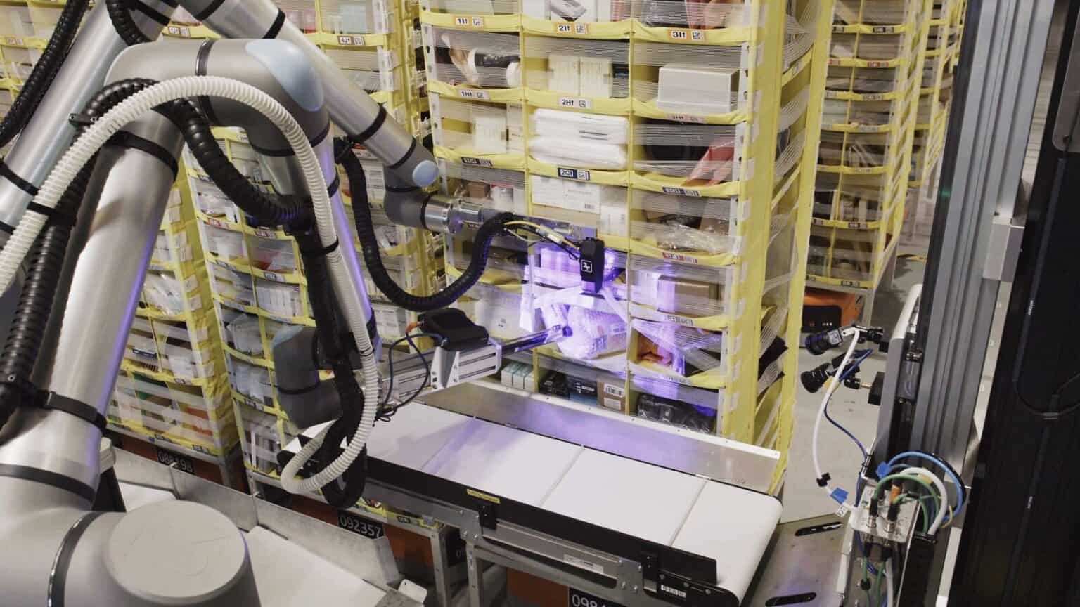 Amazon Kenalkan Robot Vulcan, Bisa Melihat dan