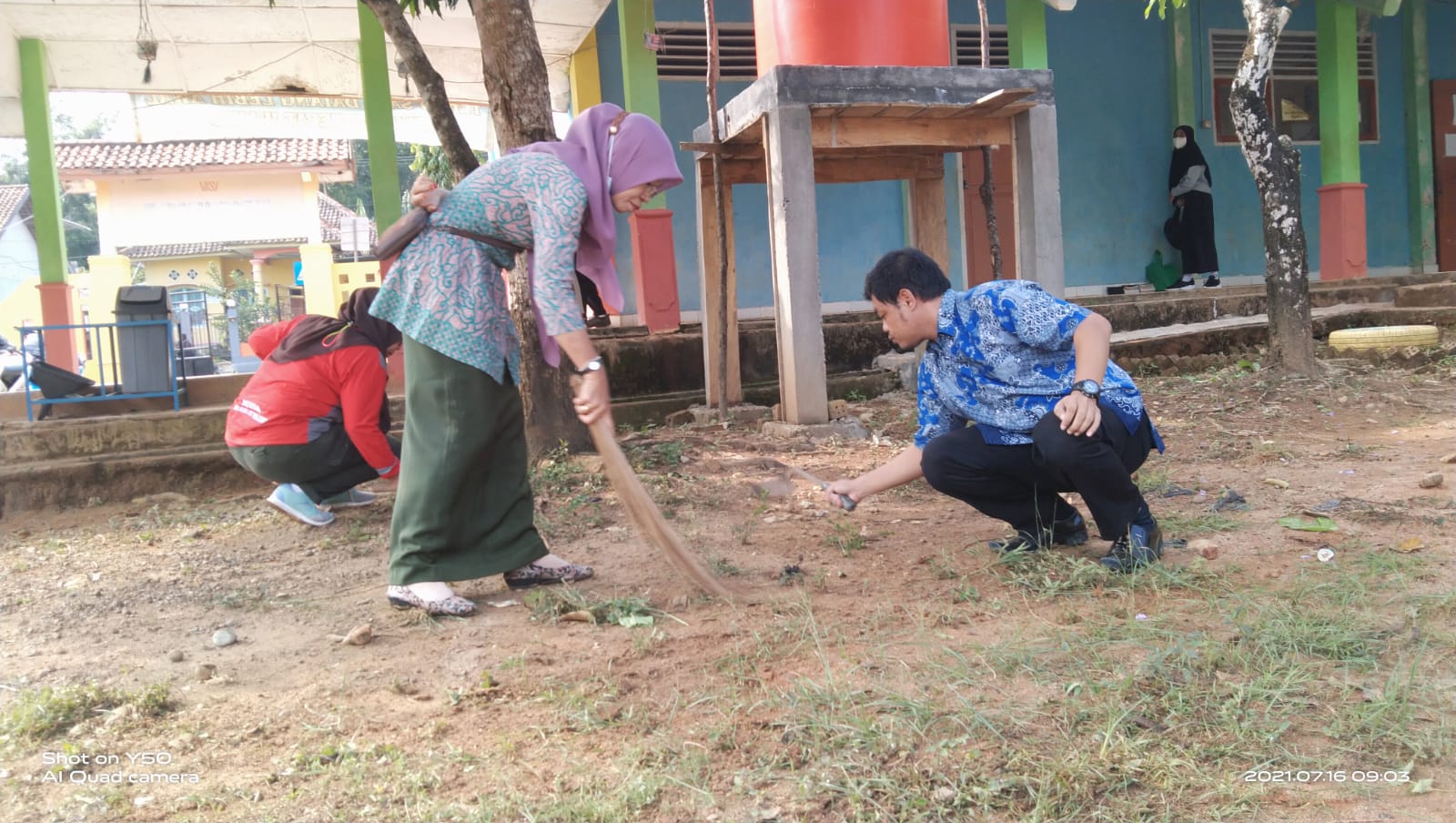 Tetap Laksanakan Jumat Bersih di Masa Pandemi