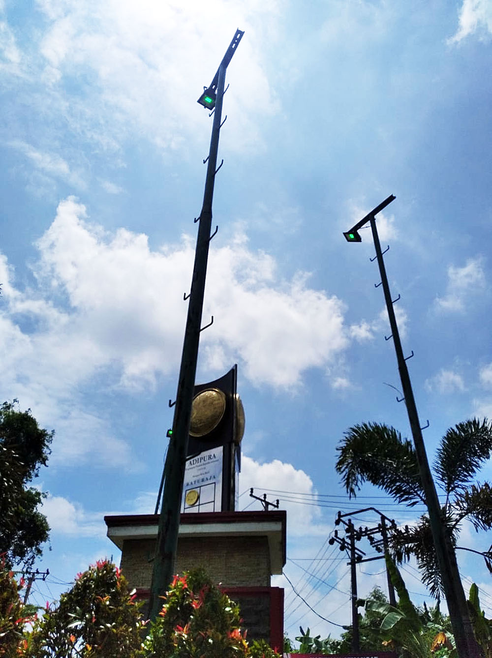 Lampu Hias Tugu Adipura Bermasalah