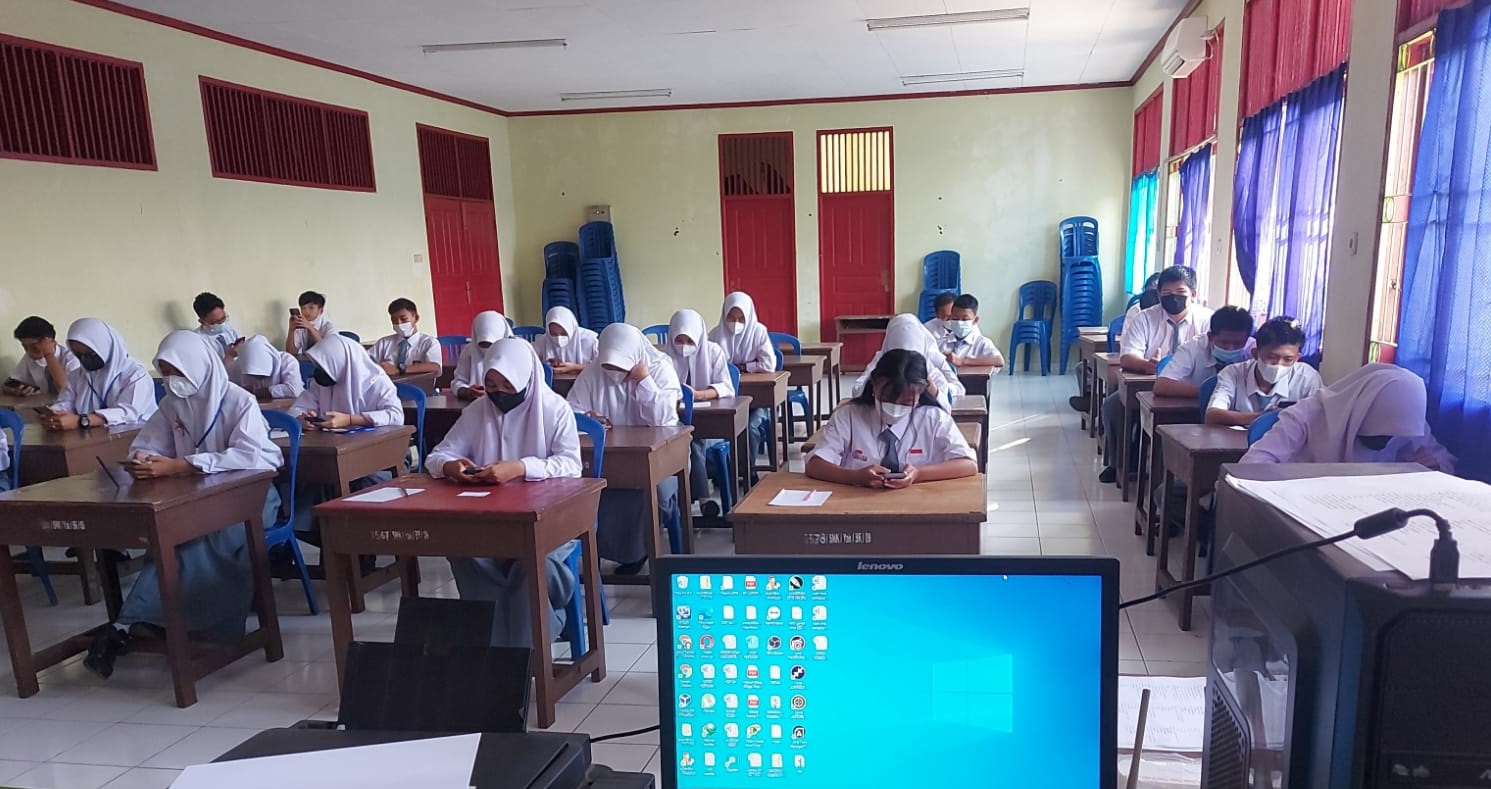 202 Siswa SMK Yadika Laksanakan PAS Berbasis Android