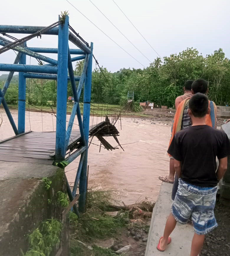 Ratusan Rumah Terendam Banjir, 1 Jembatan Gantung Putus