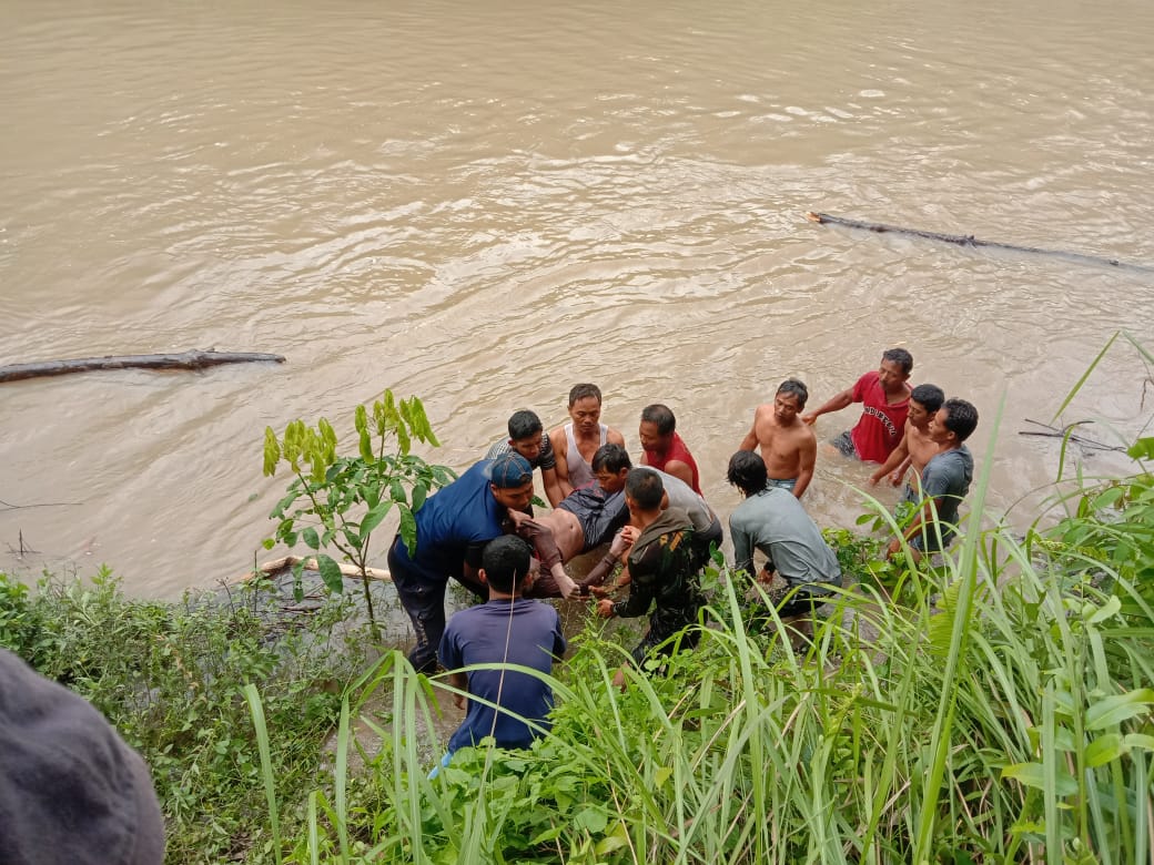 Suami Istri Tenggelam di Sungai Macak, Satu Korban Ditemukan