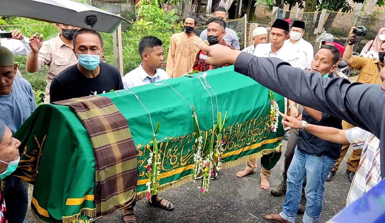 Alm Drs Johan Anuar Dishalatkan Di Masjid Muhammadiyah Dusun Baturaja