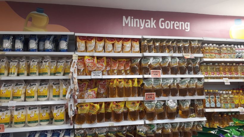 Jangan Panic Buying Bun! Mulai Hari Ini, Minyak Goreng Rp 14 Ribu Tersedia di Supermarket