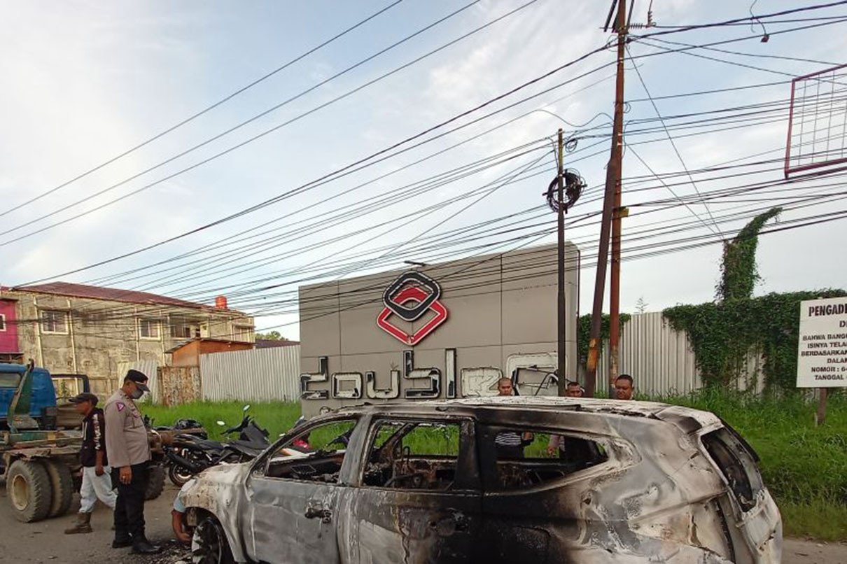 Karaoke Dibakar, Belasan Orang di Sorong Tewas