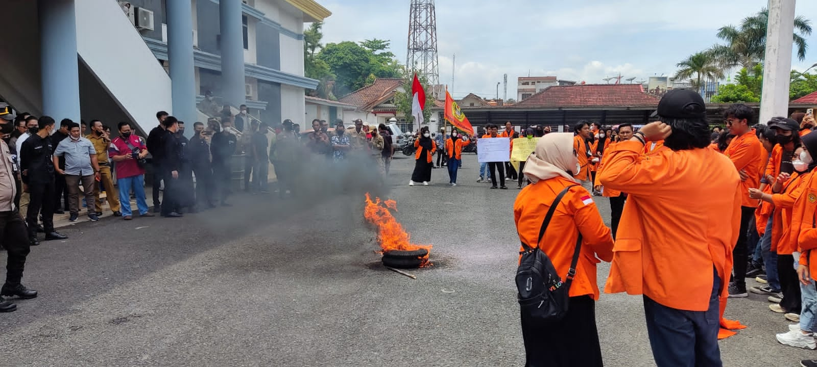 Wakili Masyarakat OKU, Mahasiswa Unbara Gelar Aksi Memperingati Satu Tahun Plh Bupati OKU