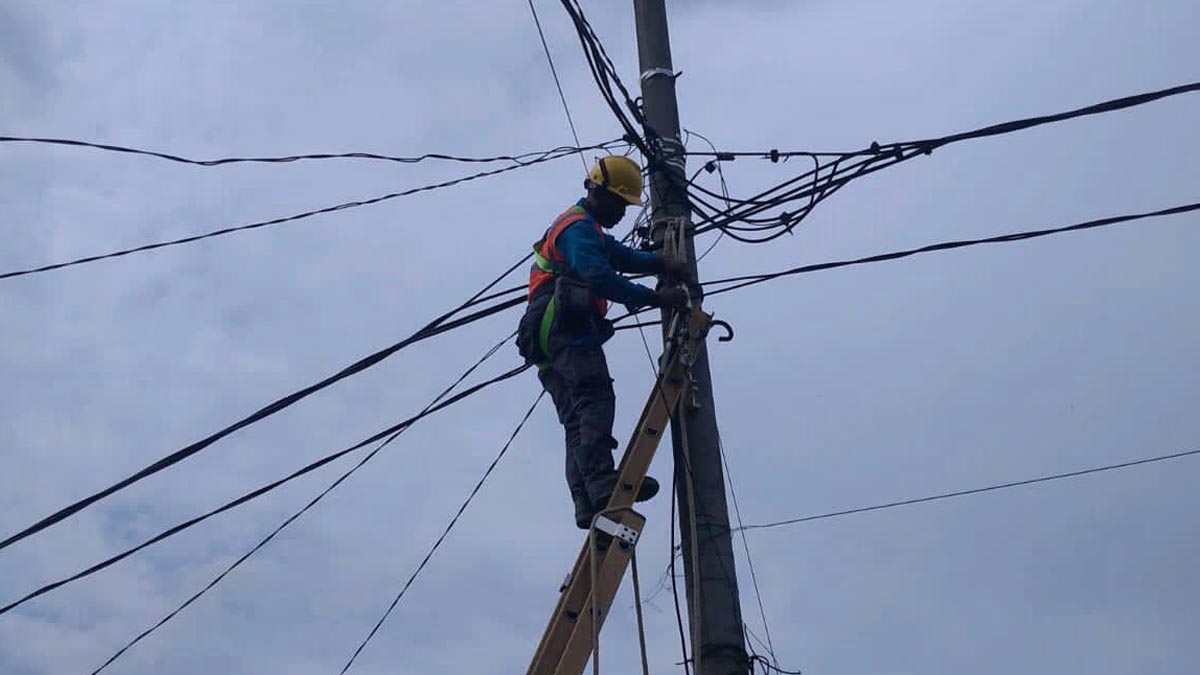 PLN Bergegas Perbaiki Kabel Kendur