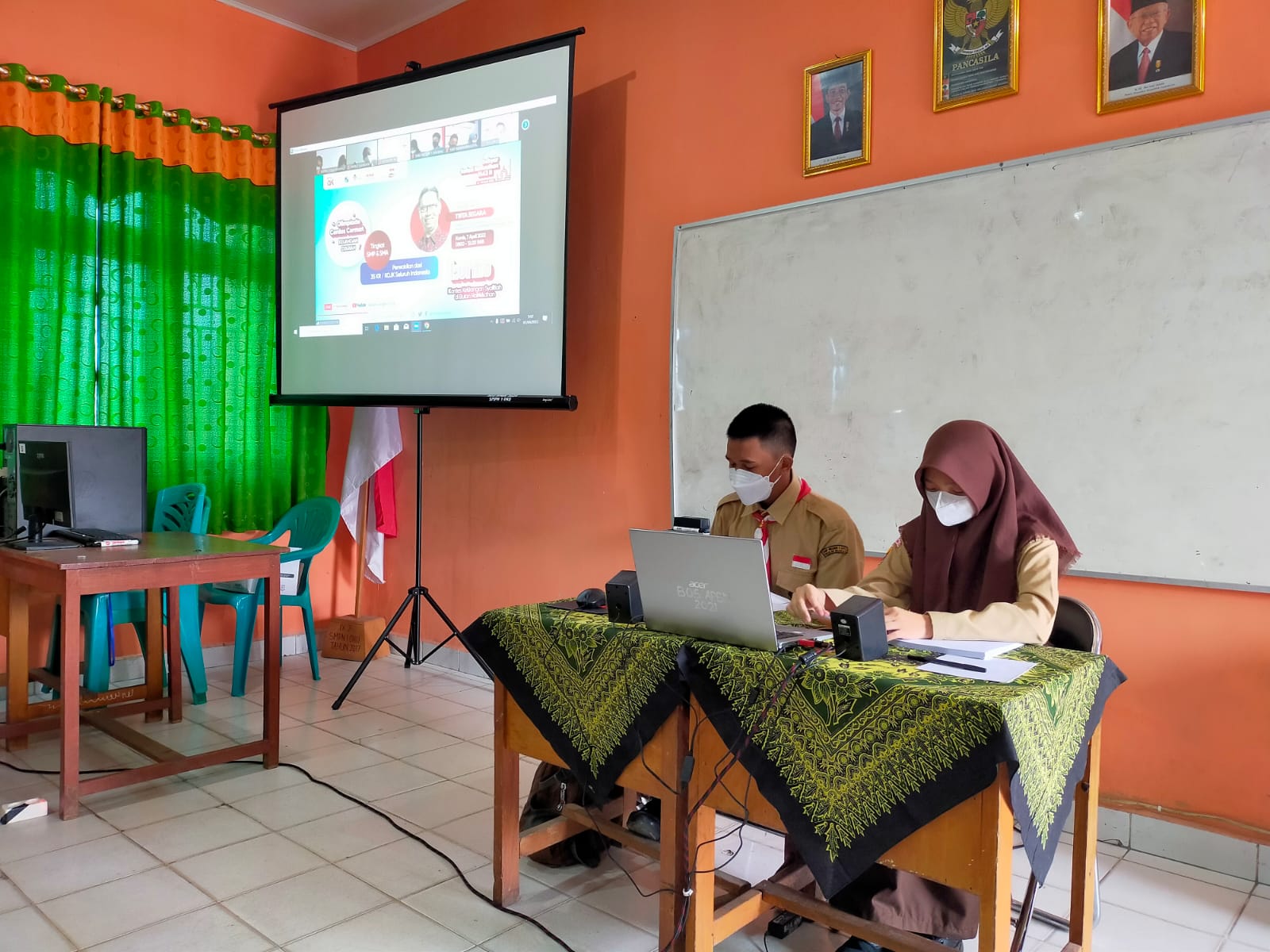 SMP Negeri 1 OKU Ikut LCC OJK Tingkat Nasional