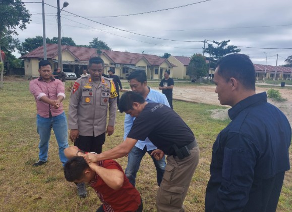 Tingkatkan Kemampuan Personel, Lakukan Simulasi Penggerebekan dan Penangkapan