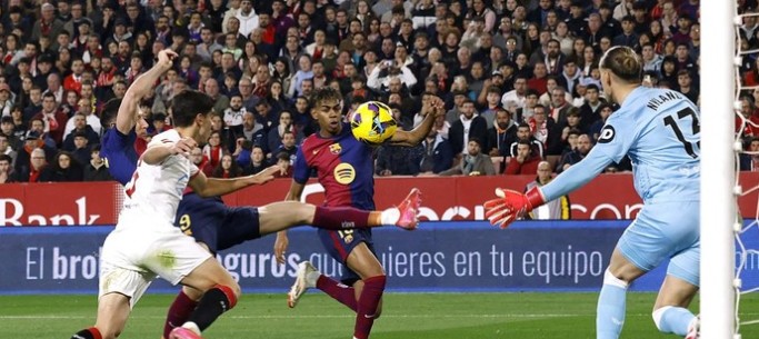 Persaingan Seru di La Liga: Barcelona Tumbangkan Sevilla 4-1!