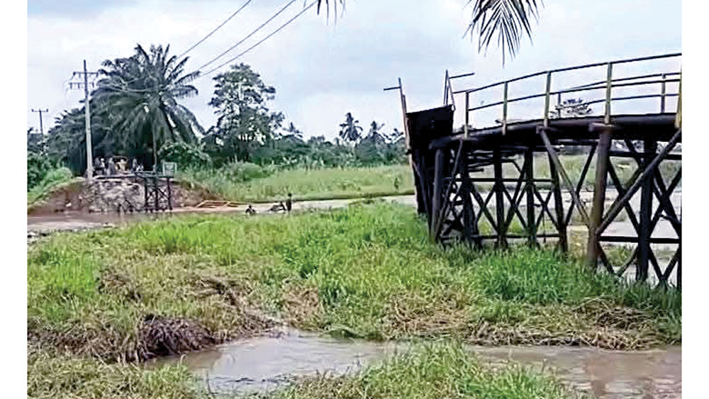 Baru Diperbaiki Jembatan Kembali Roboh