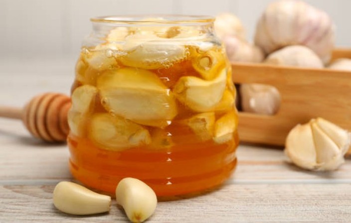 Manfaat Luar Biasa Air Rendaman Bawang Putih