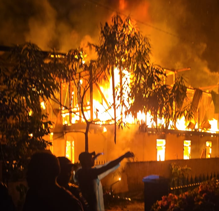 Breaking NEWS! Rumah Panggung di KPR OKU Ludes Terbakar