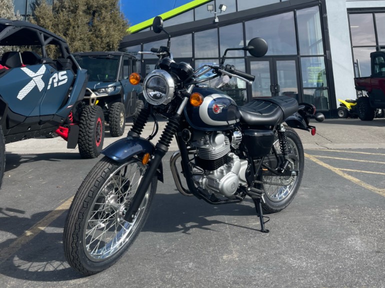 Kawasaki W230 2025 Resmi Masuk Indonesia, Retro Klasik dengan Sentuhan Modern yang Pas Buat Harian