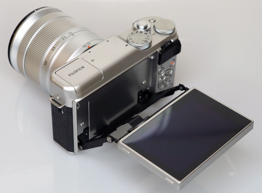 Rekomendasi Kamera Mirrorless 2 Jutaan Terbaik untuk Pemula 2026