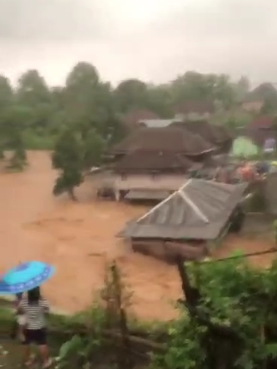 Banjir Bandang di OKU Selatan Hanyutkan Rumah