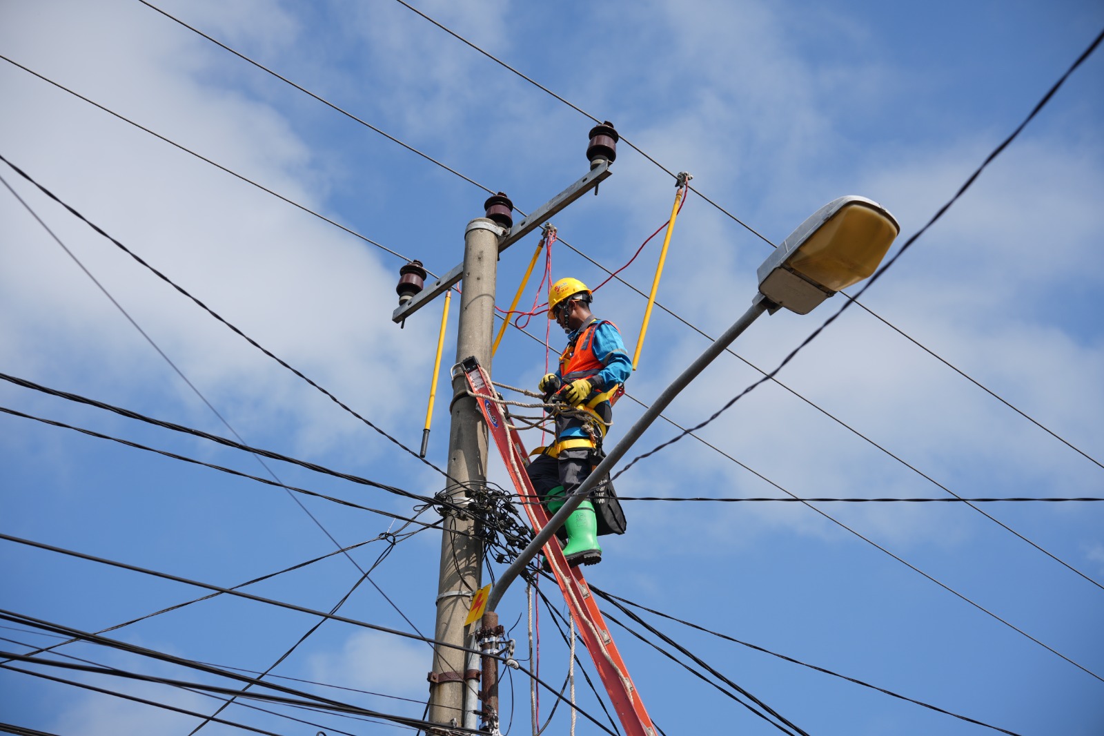 HLN ke-80, PT PLN Turunkan Gangguan, Tingkatkan Rasio Elektrifikasi dan Perkuat Budaya K3 melalui Digitalisasi