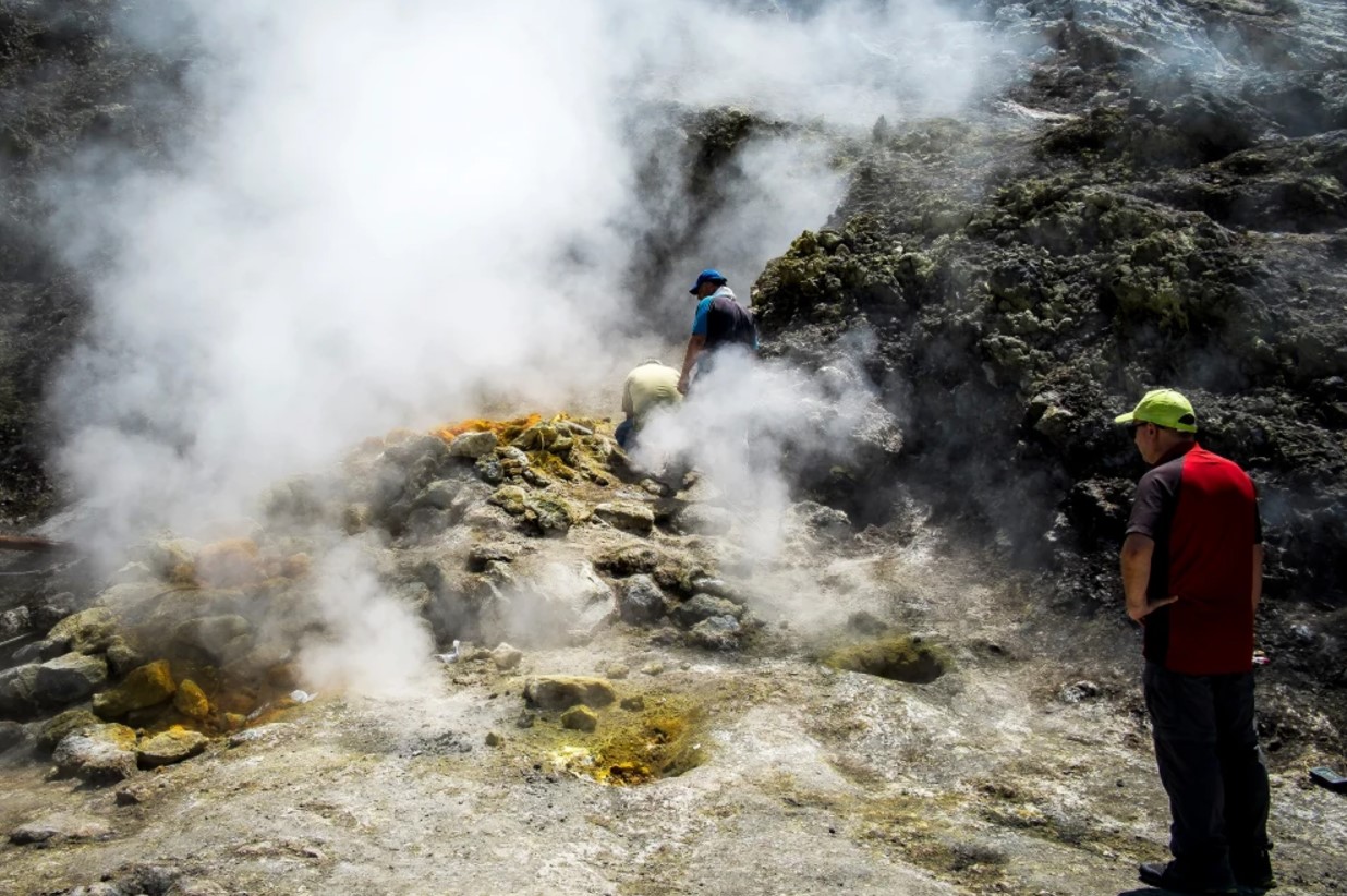 Aktivitas Supervolcano Meningkat! Apa yang Terjadi dengan Campi Flegrei dan Long Valley?