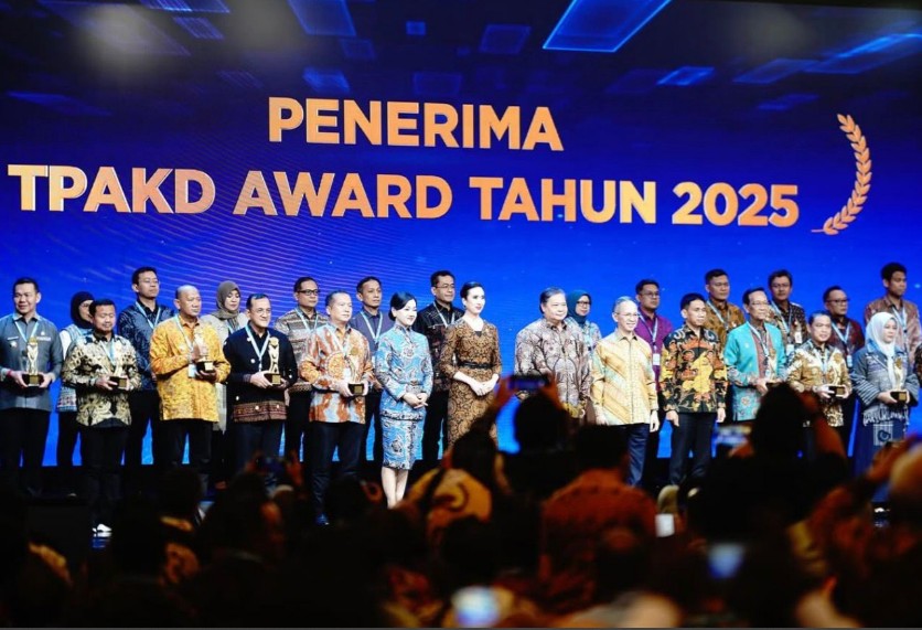 OKU Timur Perkuat Inklusi Keuangan Daerah, Bupati Enos Ikuti Rakornas TPAKD 2025
