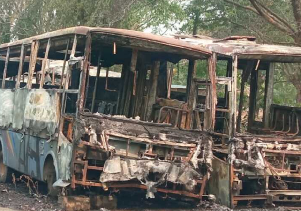 Belasan Bus Transmusi Kota Palembang Terbengkalai dan Terbakar