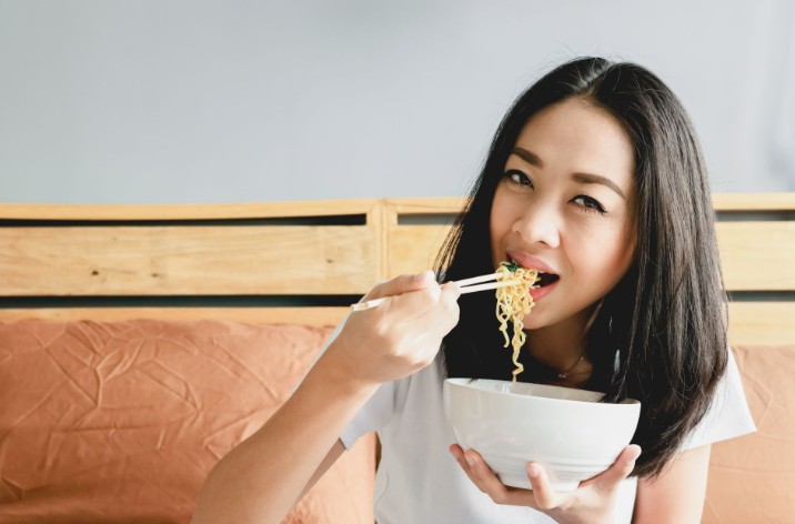 6 Cara Makan Mie Instan agar Tidak Bikin Gemuk, Dijamin Aman!