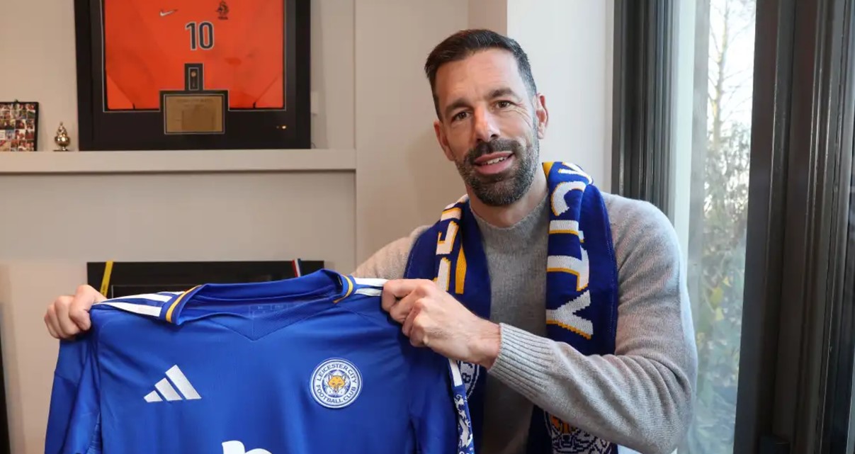 Ruud van Nistelrooy Resmi Nahkodai Leicester