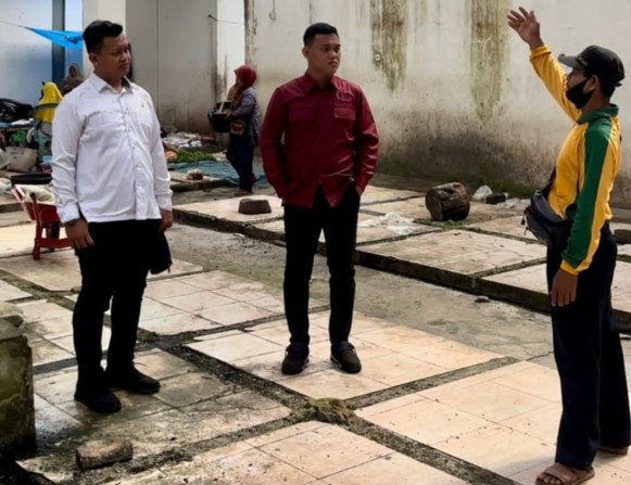 Fasilitas Rusak, Pedagang Keluhkan Kondisi Pasar Rawa Bening