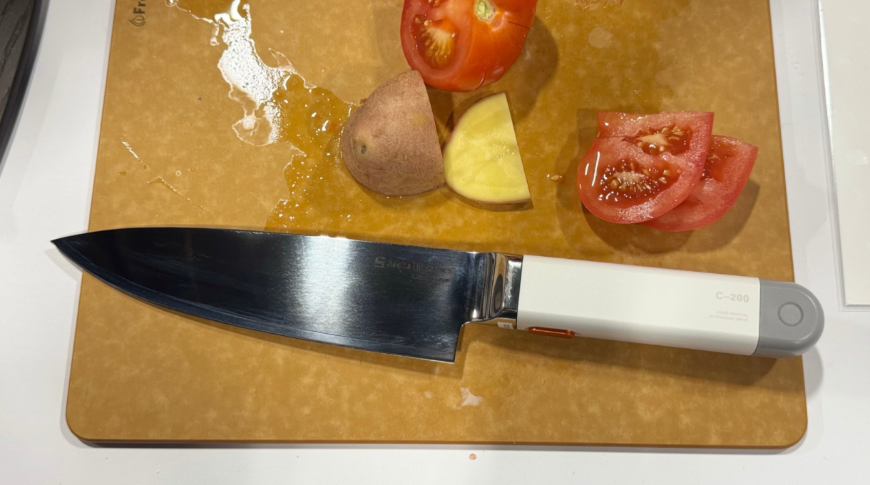 Pisau Ultrasonik Pertama di Dunia Seattle Ultrasonics C-200 Debut di CES 2026