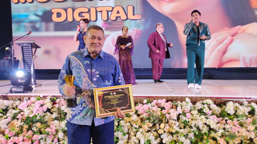 Bupati OKU Timur Raih Penghargaan Kepala Daerah Peduli Penyiaran