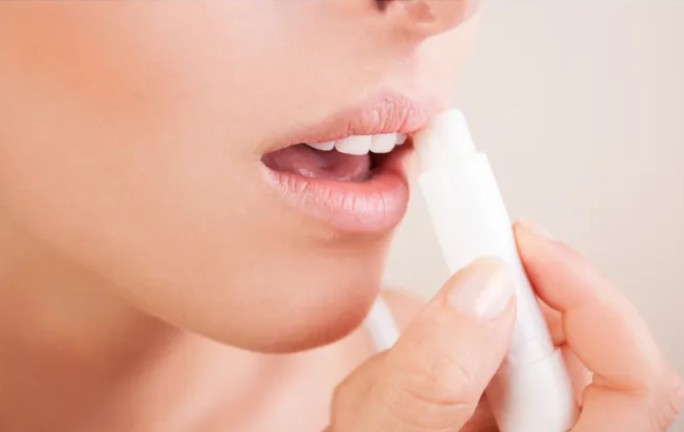 Rahasia Bibir Lembap Saat Puasa, 4 Lip Balm Terbaik untuk Cegah Kering dan Pecah-Pecah