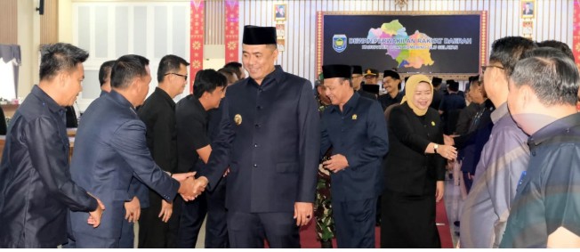 Bupati Abusama Jawab Pandangan Fraksi DPRD dalam Rapat Paripurna OKU Selatan